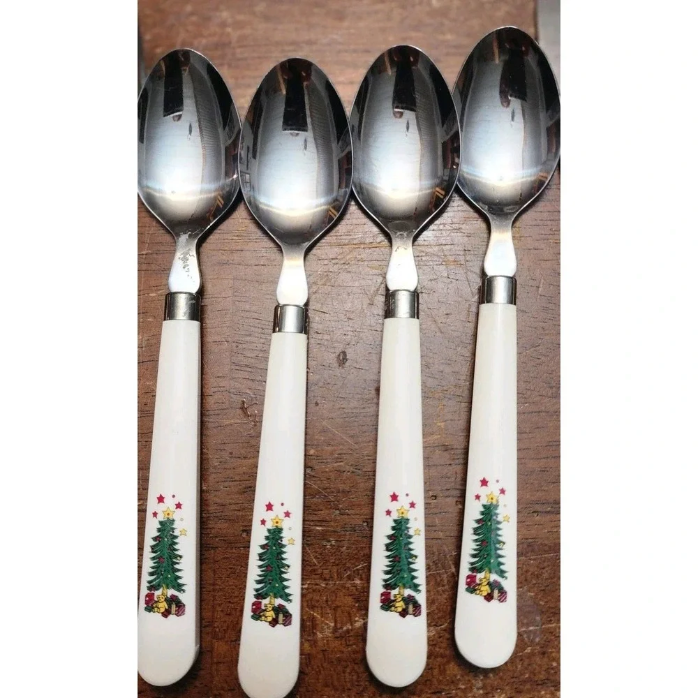 12 Salem Christmas Eve Flatwear Stainless White Plastic Lot Of 12 Set Silverwar